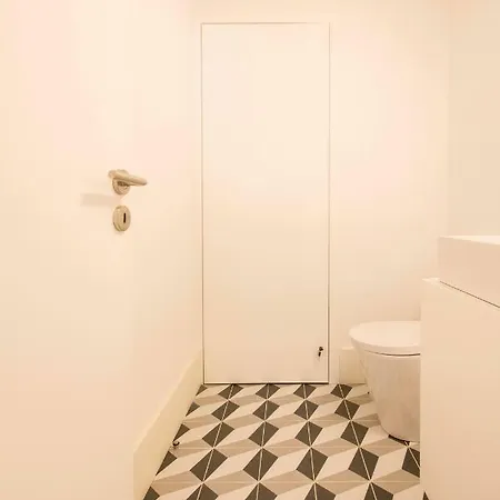 Invicta Courtyard Porto