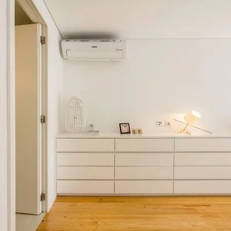 Invicta Courtyard Apartment *