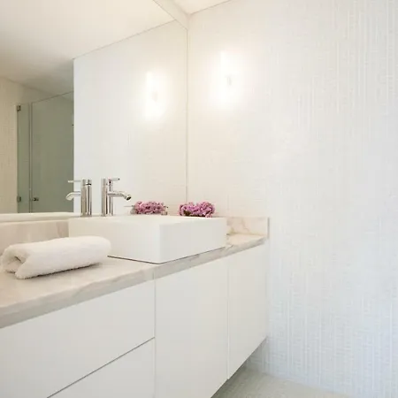 Invicta Courtyard Apartment *
