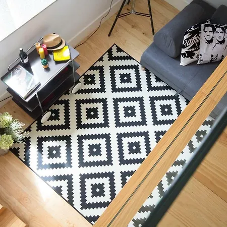 Invicta Courtyard Apartment *