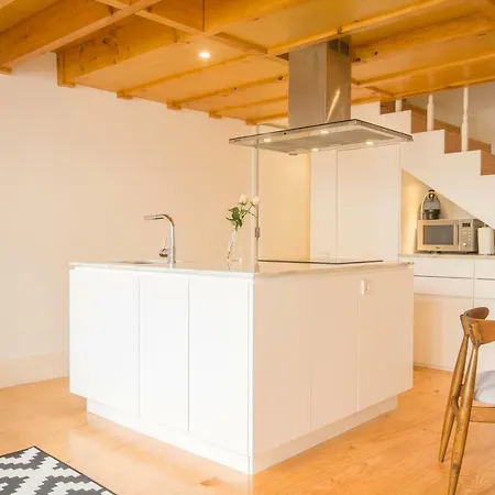 Invicta Courtyard Apartment *
