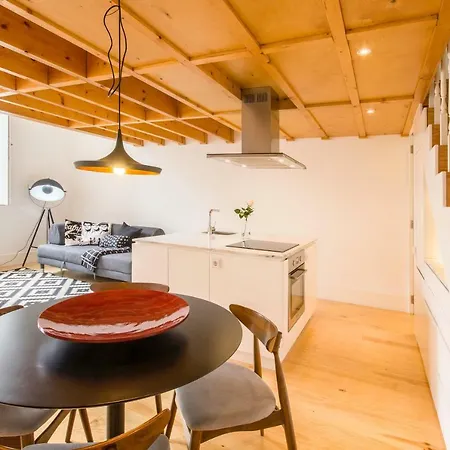 Invicta Courtyard Apartment Porto