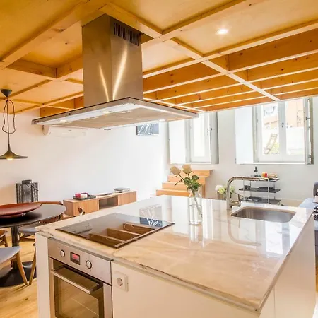 Invicta Courtyard Apartment Porto